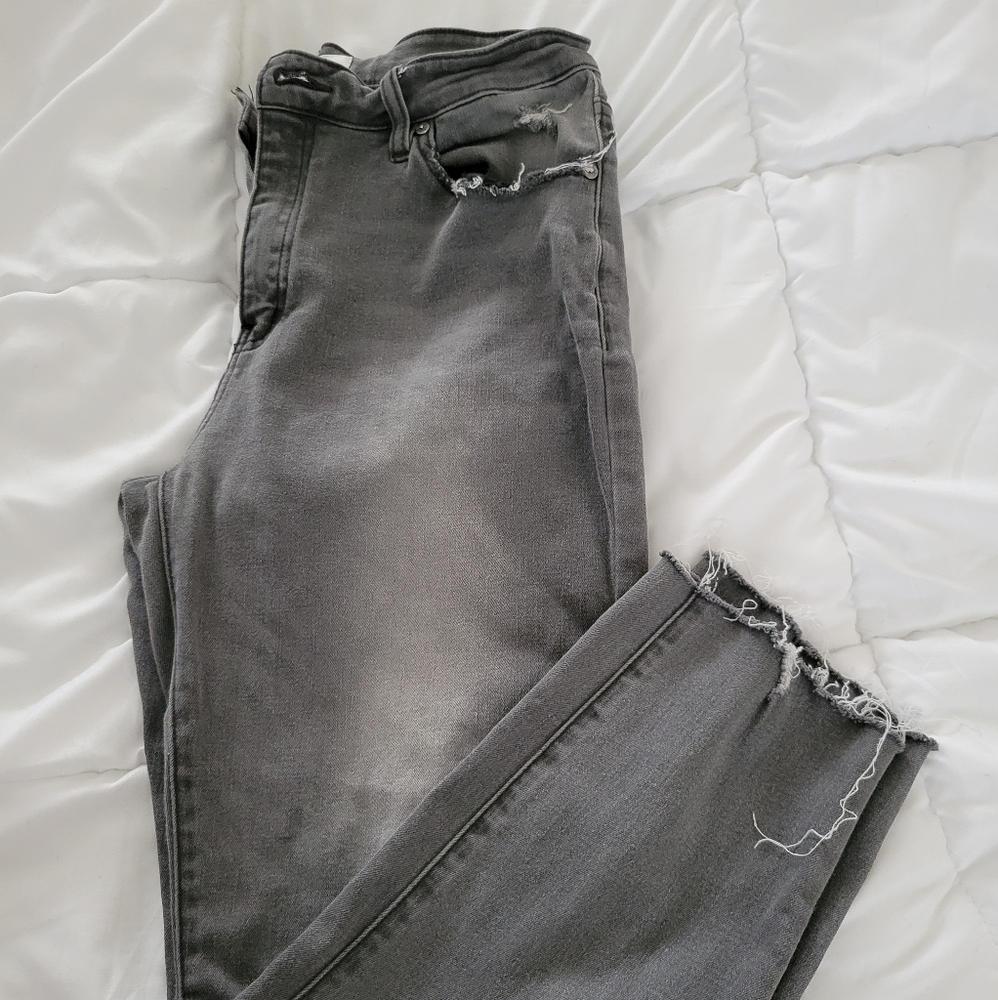 KanCan Grey distressed jeans, size 13